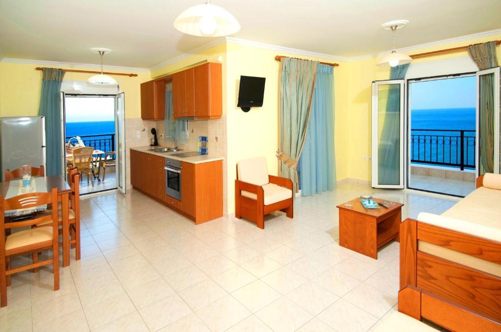 Mari-Christi Apartments Порос Номер фото