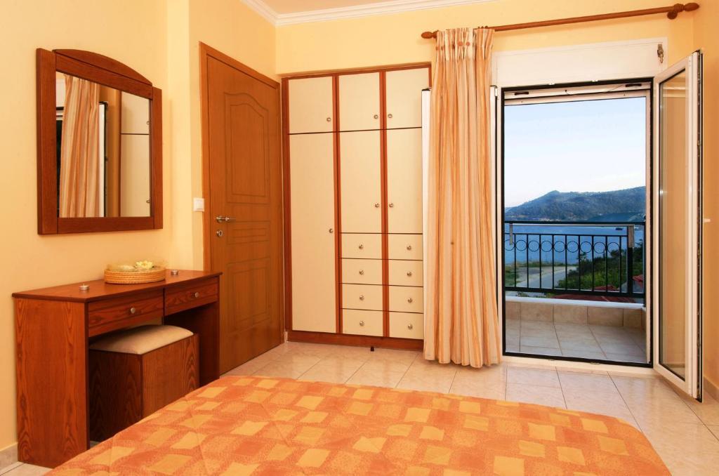 Mari-Christi Apartments Порос Номер фото