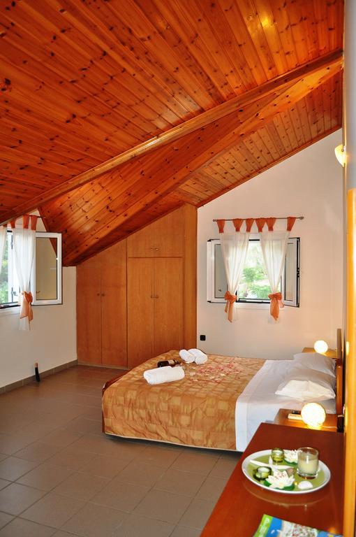 Mari-Christi Apartments Порос Номер фото